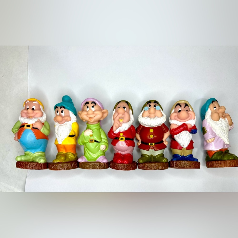 Vintage Disney Seven Dwarfs soft squeak 6 inch figures
